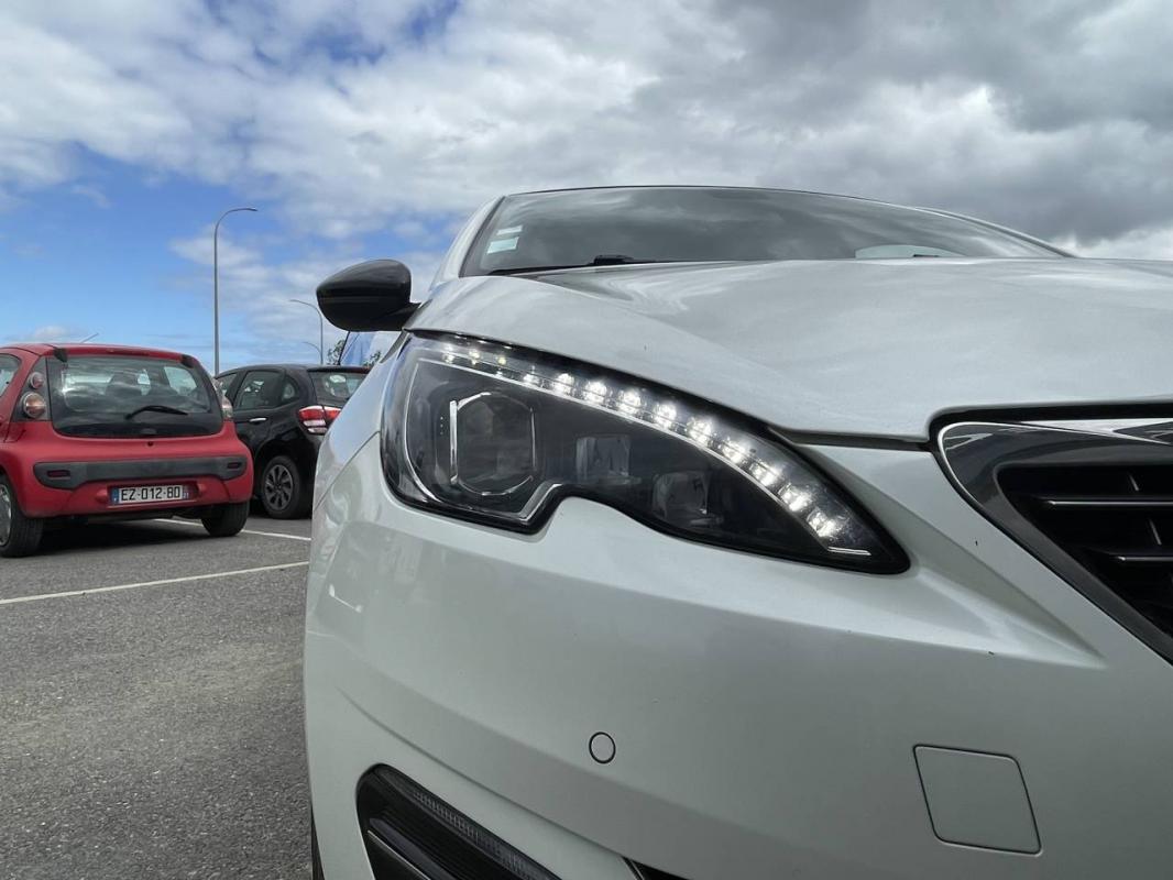 Peugeot 308 - II 1.2 PureTech 130 S&amp;S GT Line