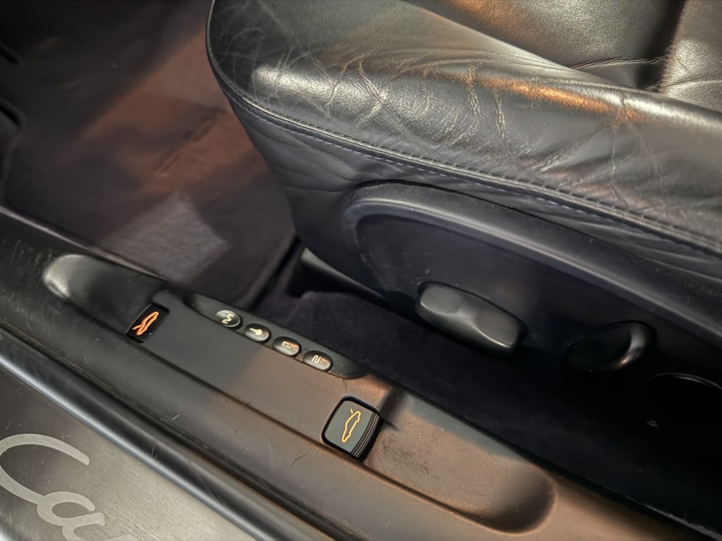 Porsche 911 - Type 996 3.6 Cabriolet 320ch Carrera BVM6