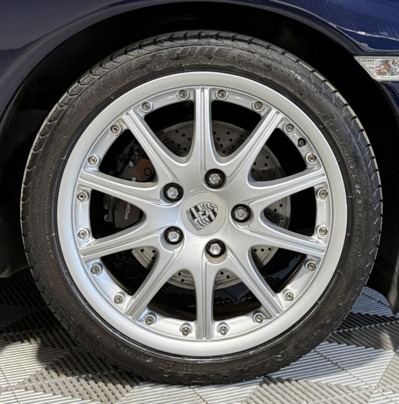 Porsche 911 - Type 996 3.6 Cabriolet 320ch Carrera BVM6