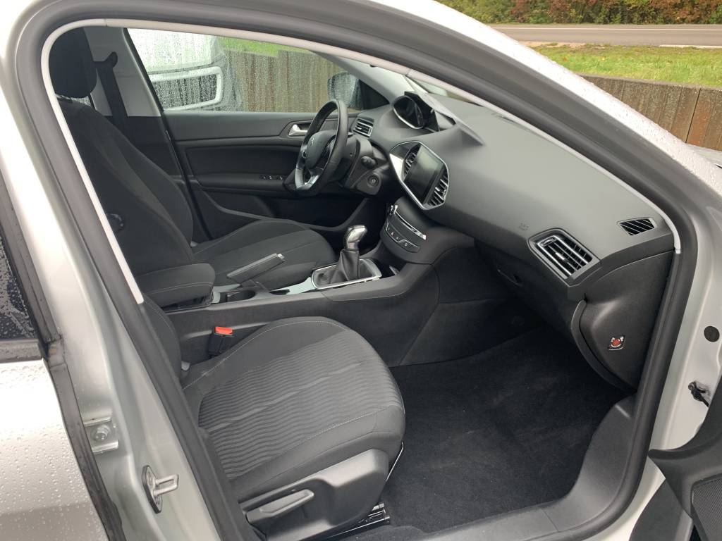Peugeot 308 - Affaire II 1.6 BLUEHDI 100 S&S PREMIUM PACK