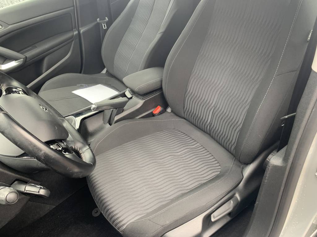 Peugeot 308 - Affaire II 1.6 BLUEHDI 100 S&S PREMIUM PACK