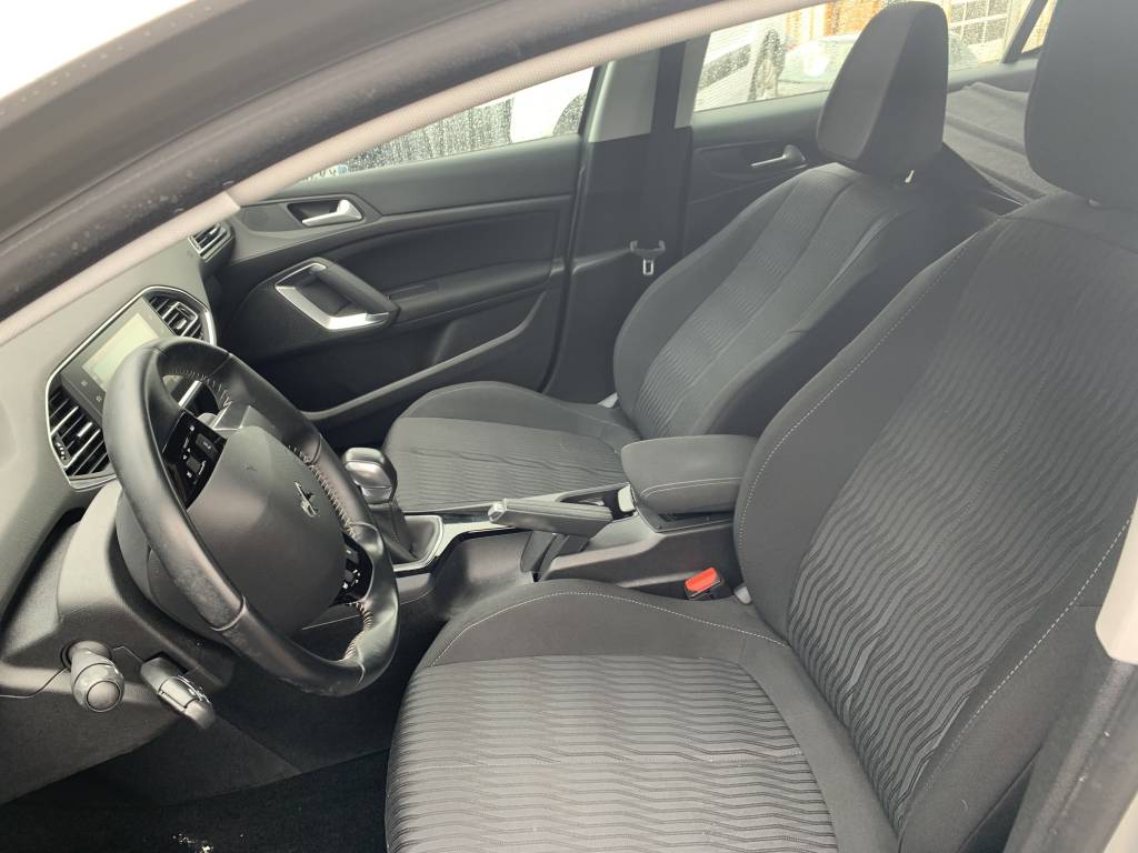 Peugeot 308 - Affaire II 1.6 BLUEHDI 100 S&S PREMIUM PACK