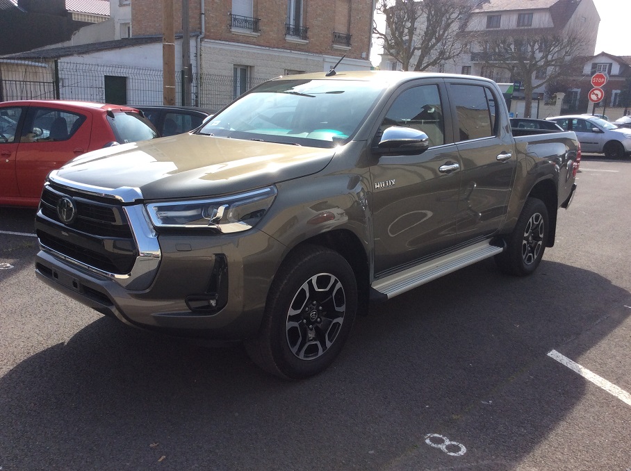 TOYOTA HILUX - IV 4WD 2.8 D-4D 205 DOUBLE CABINE (2021)