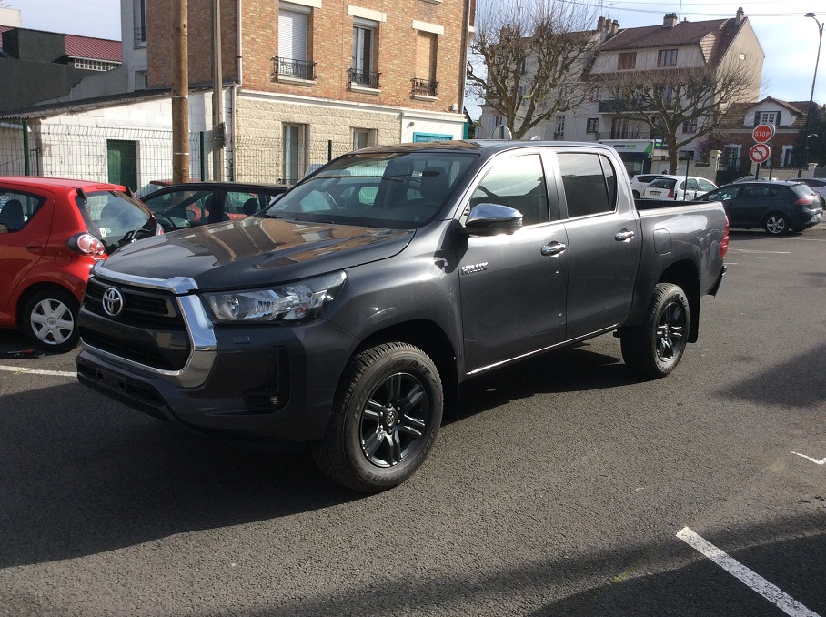 TOYOTA HILUX - IV 4WD 2.8 D-4D 205 DOUBLE CABINE (2022)
