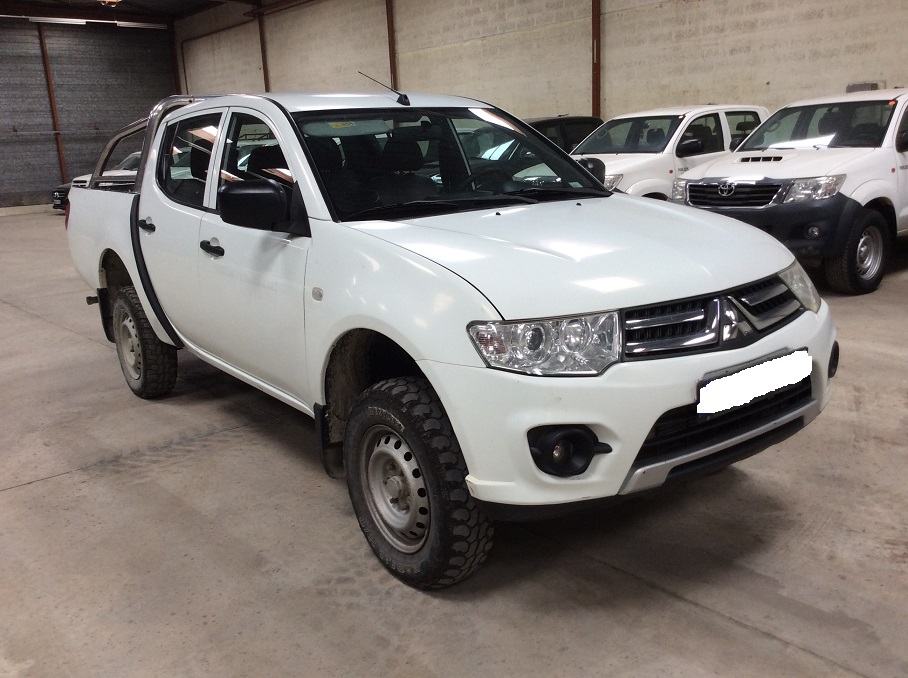 MITSUBISHI L200 - 2.5 DOUBLE CABINE 136 4X4 (2015)