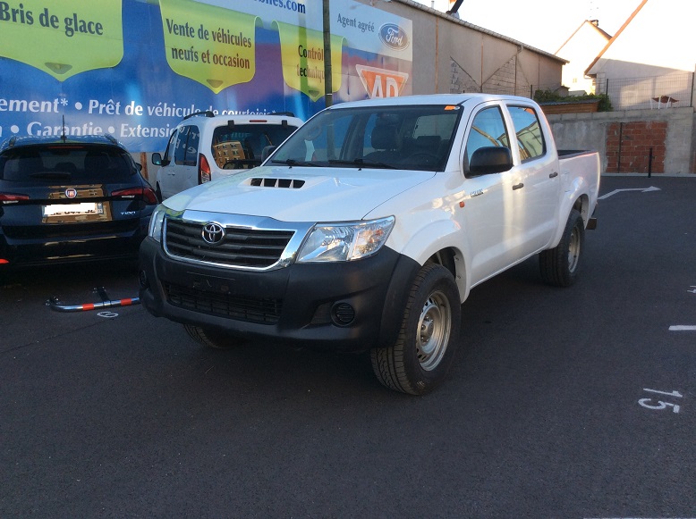 TOYOTA HILUX - 2.5 DOUBLE CABINE 144 4X4 (2016)