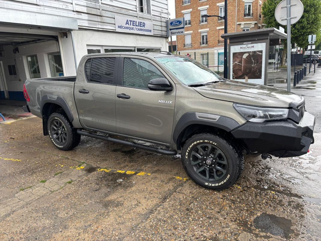 TOYOTA HILUX - IV 4WD 2.8 D-4D 204 DOUBLE CABINE INVINCIBLE (2022)