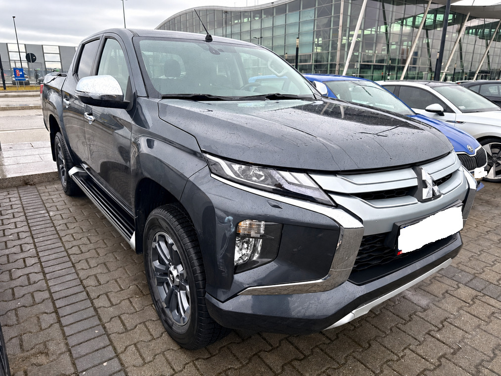 MITSUBISHI L200 - III (2) DOUBLE CABINE 2.3 DI-D 150 INSTYLE MY20 (2023)