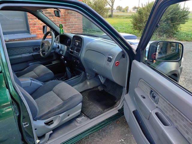 Nissan NP300 - 2.5 TD 133 DOUBLE CABINE 4X4