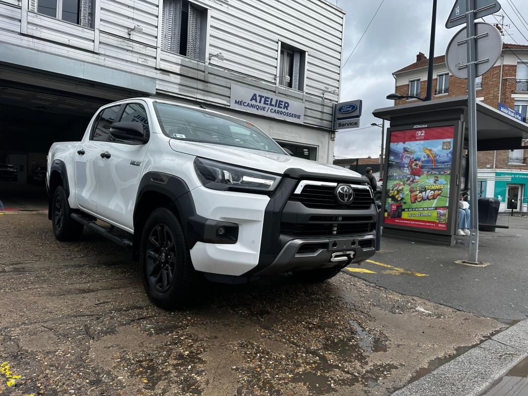 Toyota Hilux - IV 4WD 2.8 D-4D 204 DOUBLE CABINE INVINCIBLE 4x4 BOITE MANUELLE