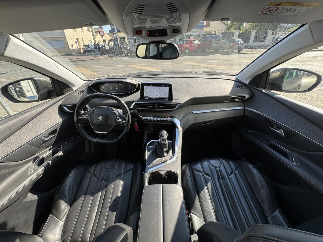 Peugeot 3008 - 1.2 ALLURE